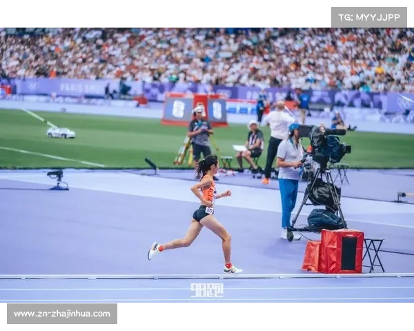 女子1500米预赛在即，李春辉4分08秒成绩领跑